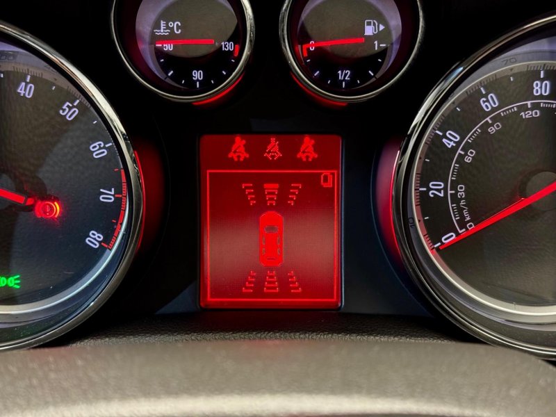 VAUXHALL MOKKA