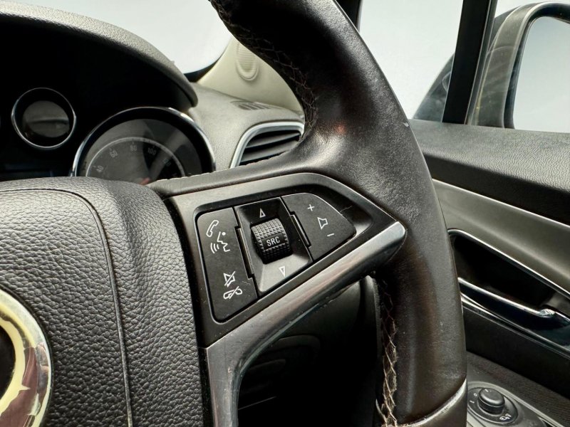 VAUXHALL MOKKA