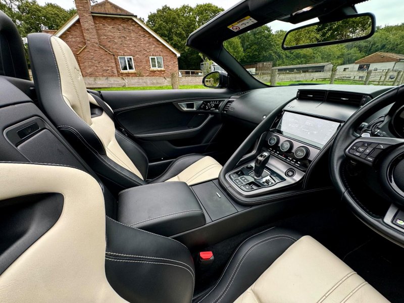 JAGUAR F-TYPE