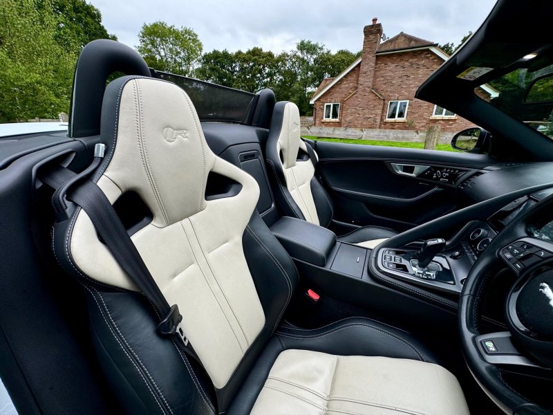 JAGUAR F-TYPE