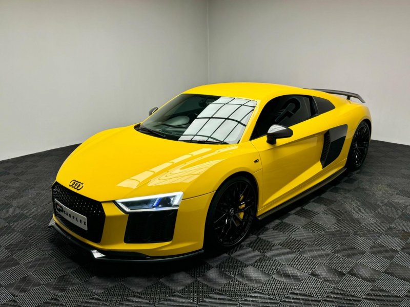AUDI R8