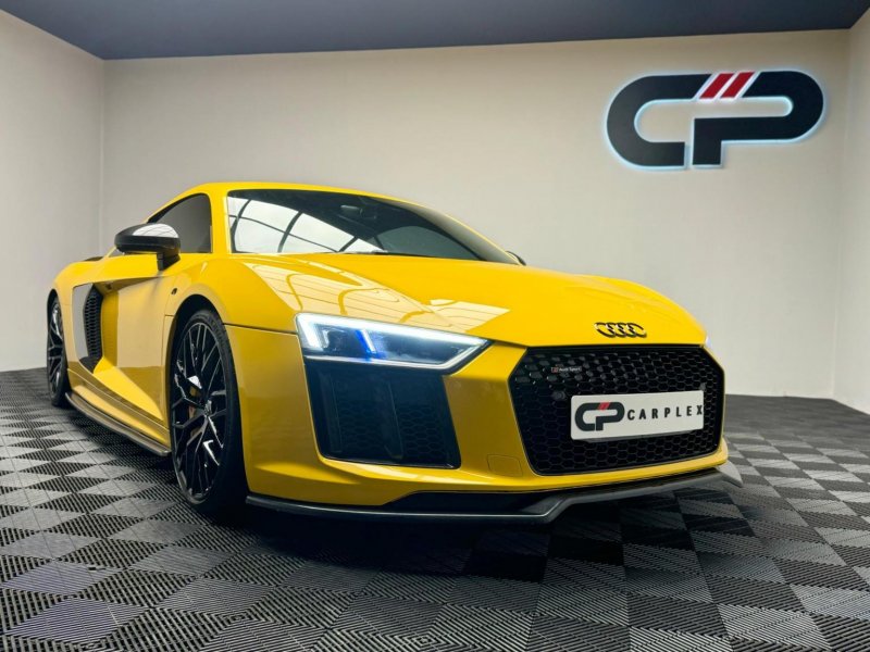AUDI R8