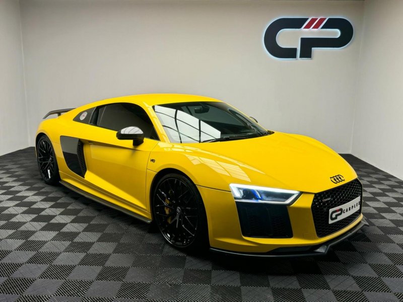 AUDI R8