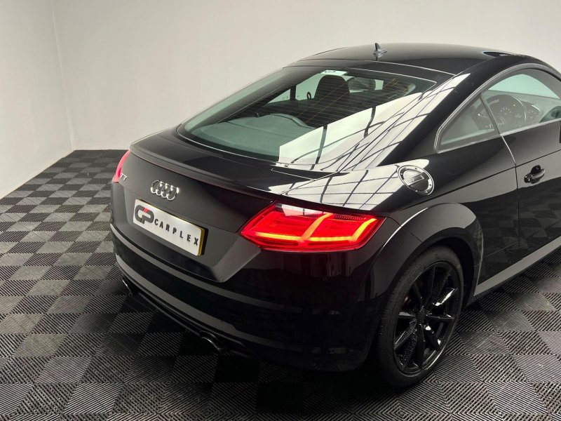 AUDI TT