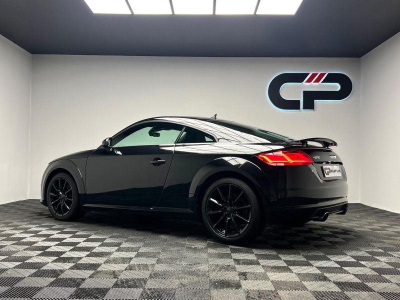 AUDI TT