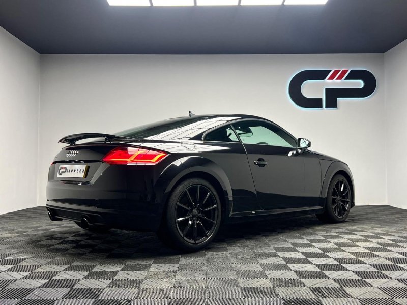 AUDI TT