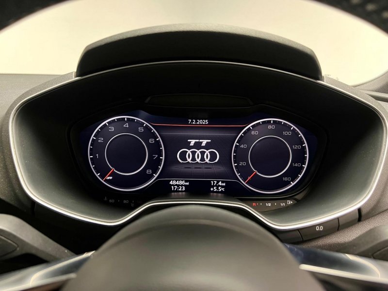 AUDI TT