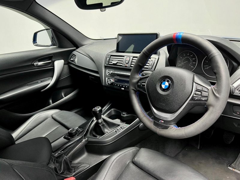 BMW 1 SERIES
