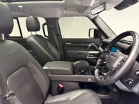 LAND ROVER DEFENDER 110