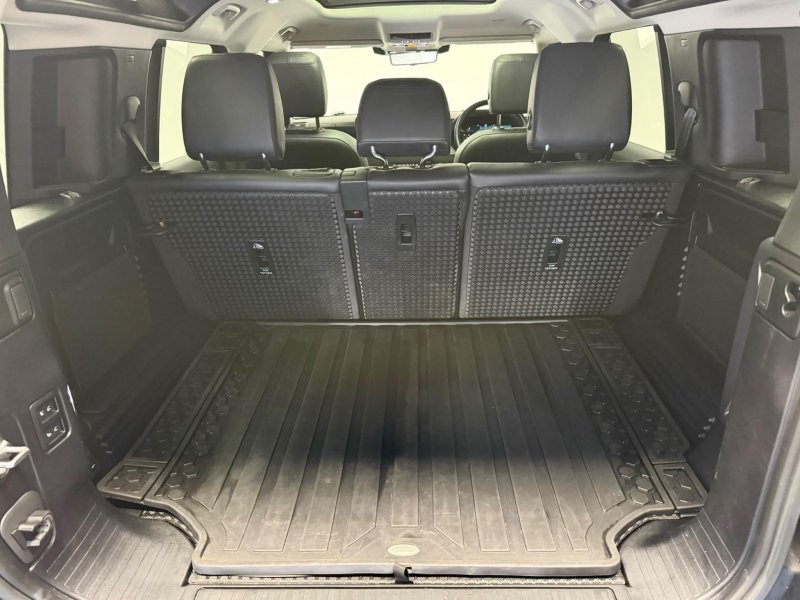 LAND ROVER DEFENDER 110