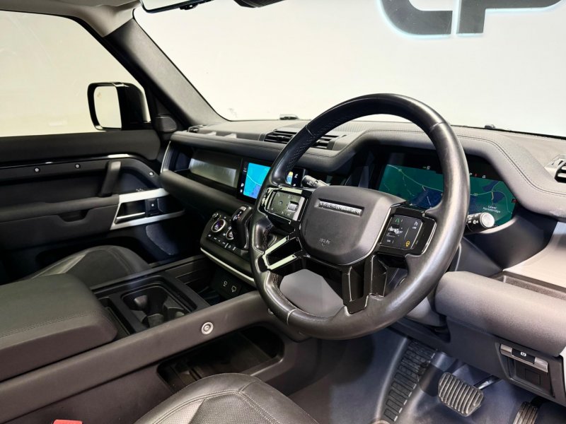 LAND ROVER DEFENDER 110