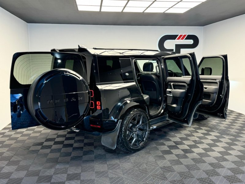 LAND ROVER DEFENDER 110
