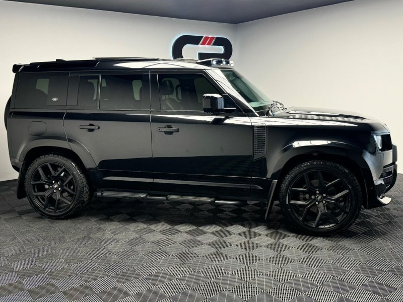LAND ROVER DEFENDER 110