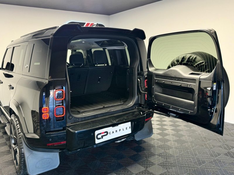 LAND ROVER DEFENDER 110
