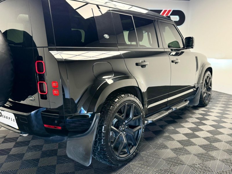 LAND ROVER DEFENDER 110