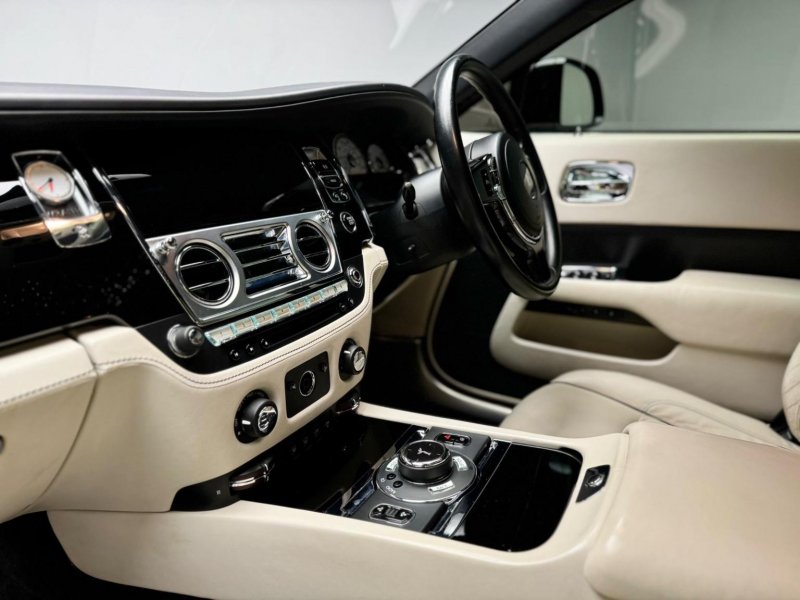 ROLLS-ROYCE WRAITH