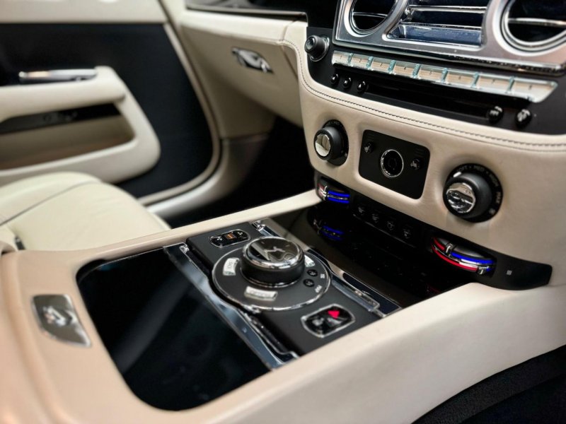 ROLLS-ROYCE WRAITH