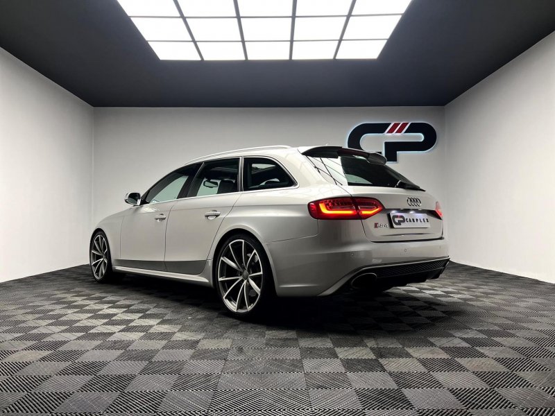 AUDI RS4