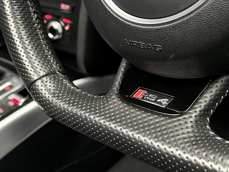 AUDI RS4