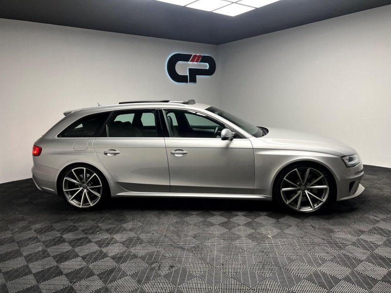 AUDI RS4