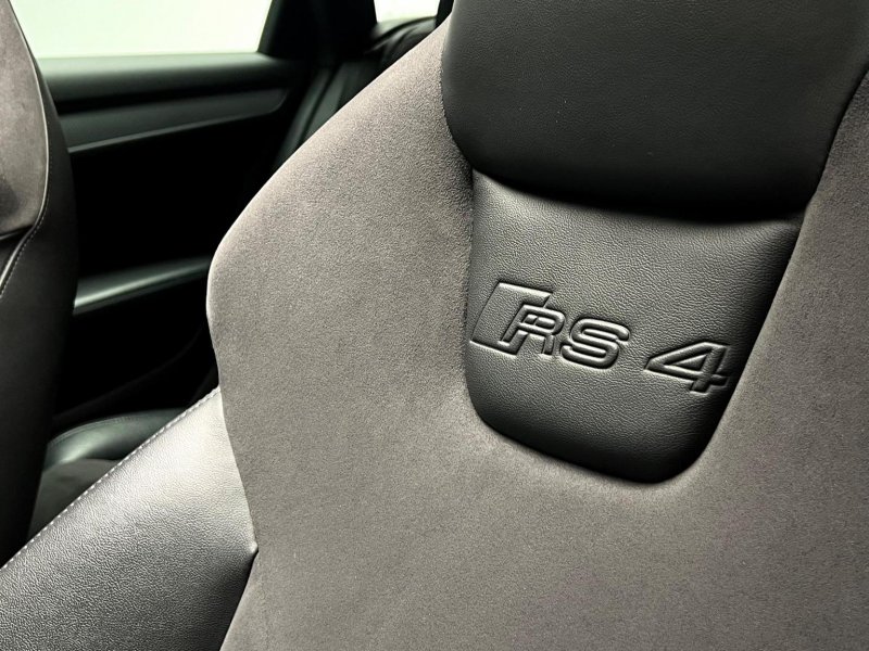 AUDI RS4