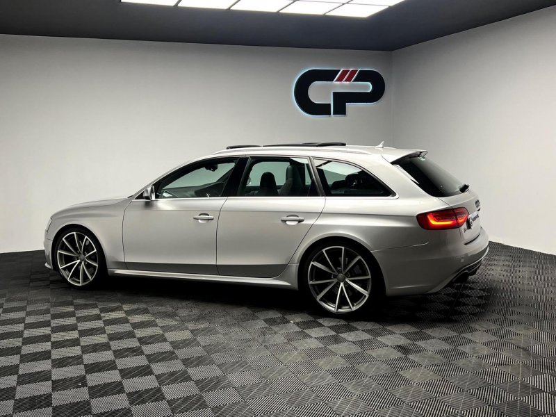 AUDI RS4