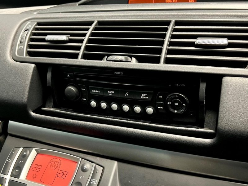 PEUGEOT 807