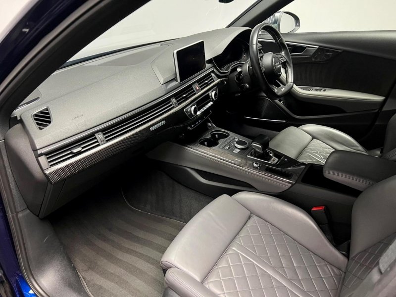 AUDI S4