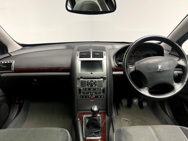 PEUGEOT 407