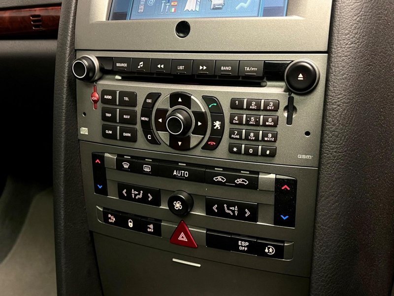 PEUGEOT 407