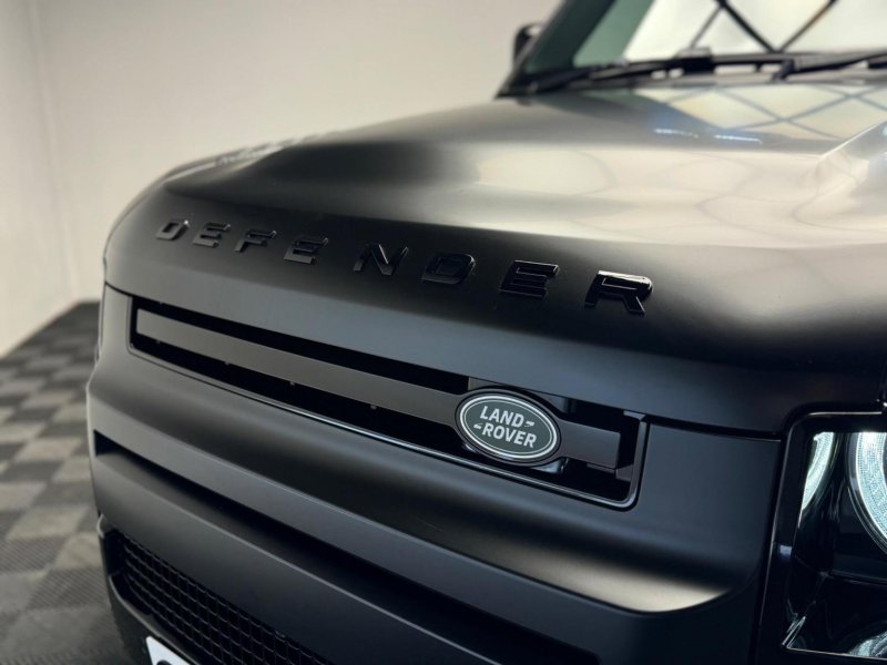 LAND ROVER DEFENDER 110