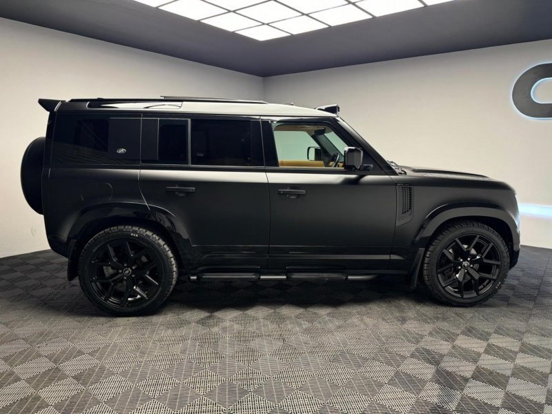 LAND ROVER DEFENDER 110
