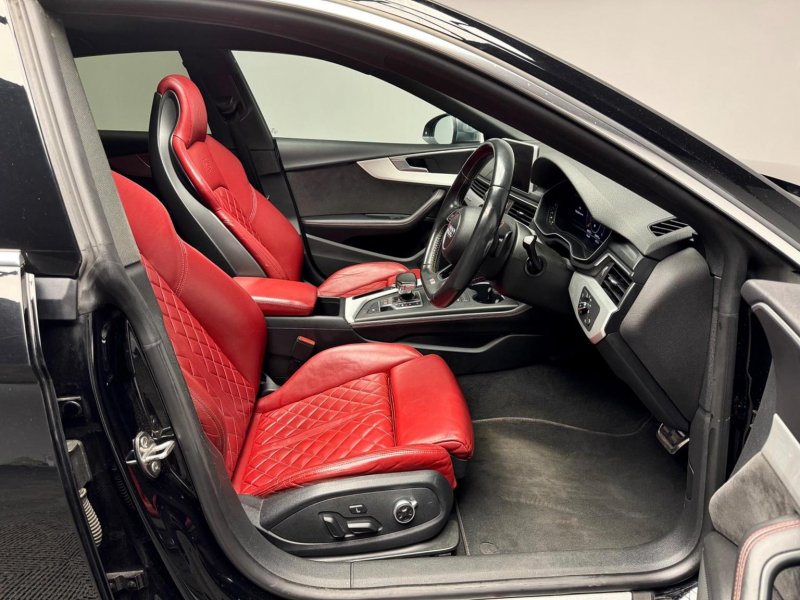 AUDI S5